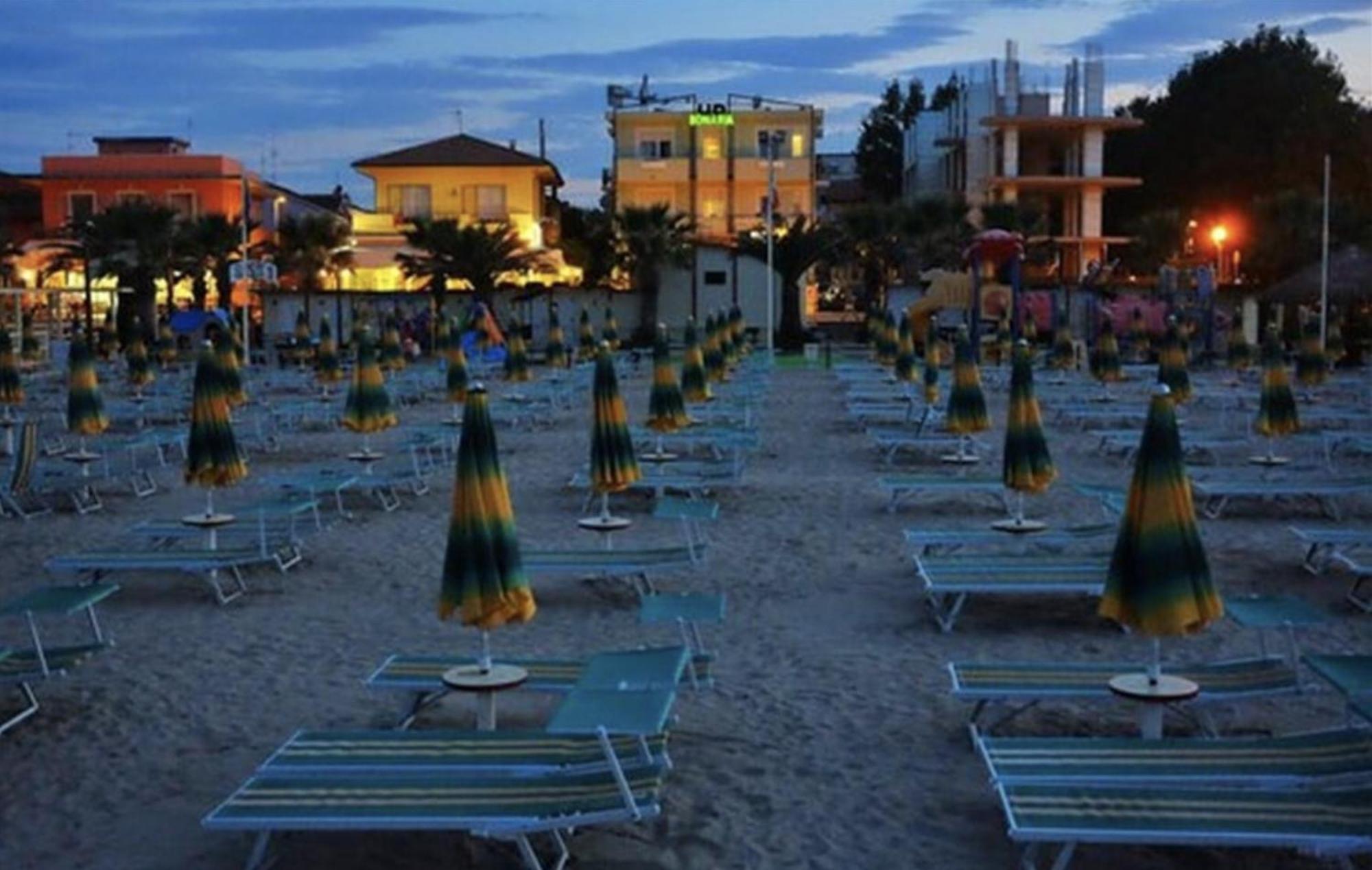 Hotel Bonaria Rimini Exterior photo